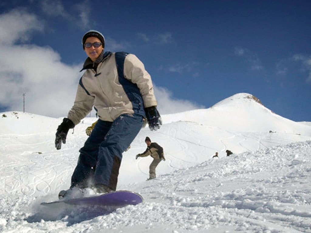 Best ski resorts and off-piste skiing areas near Tehran - Dizin